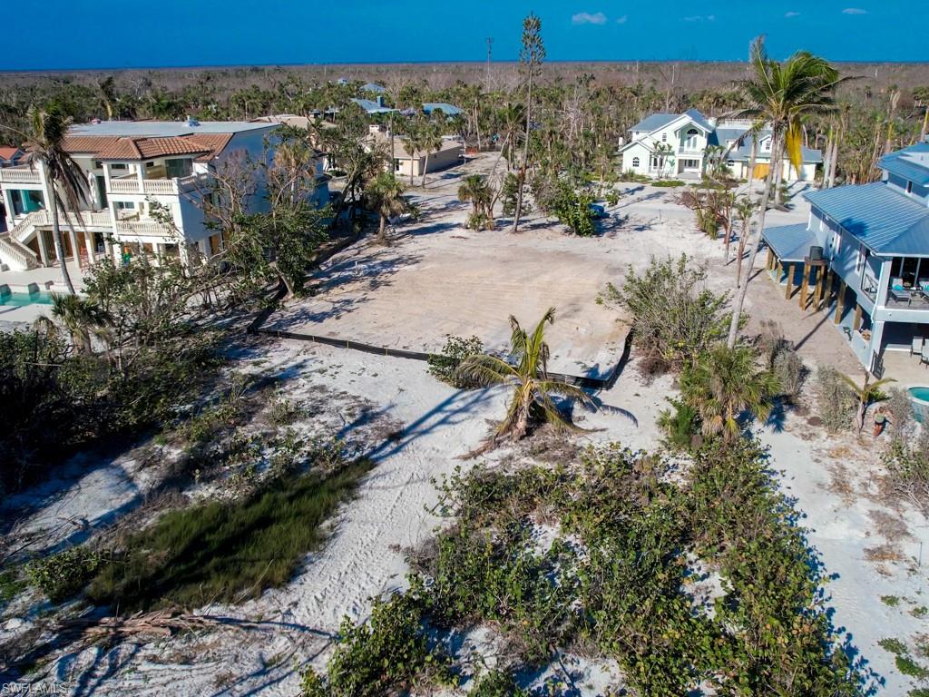 CHATEAUX SUR MER UNREC - Land