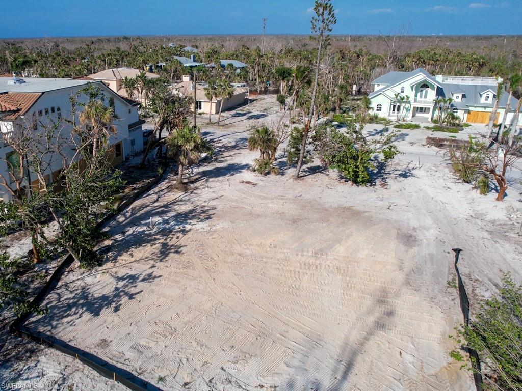 CHATEAUX SUR MER UNREC - Land