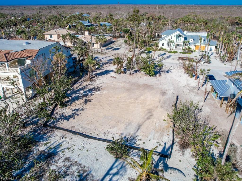 CHATEAUX SUR MER UNREC - Land