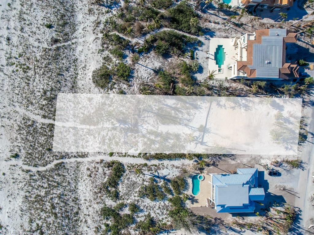 CHATEAUX SUR MER UNREC - Land