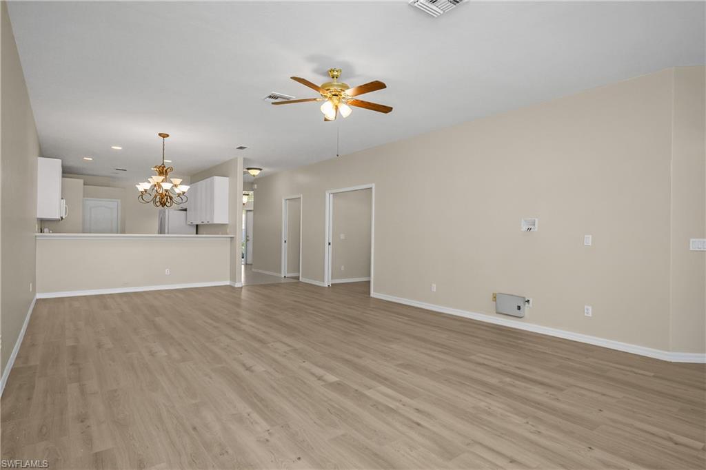 COLONIAL LINKS - Residential