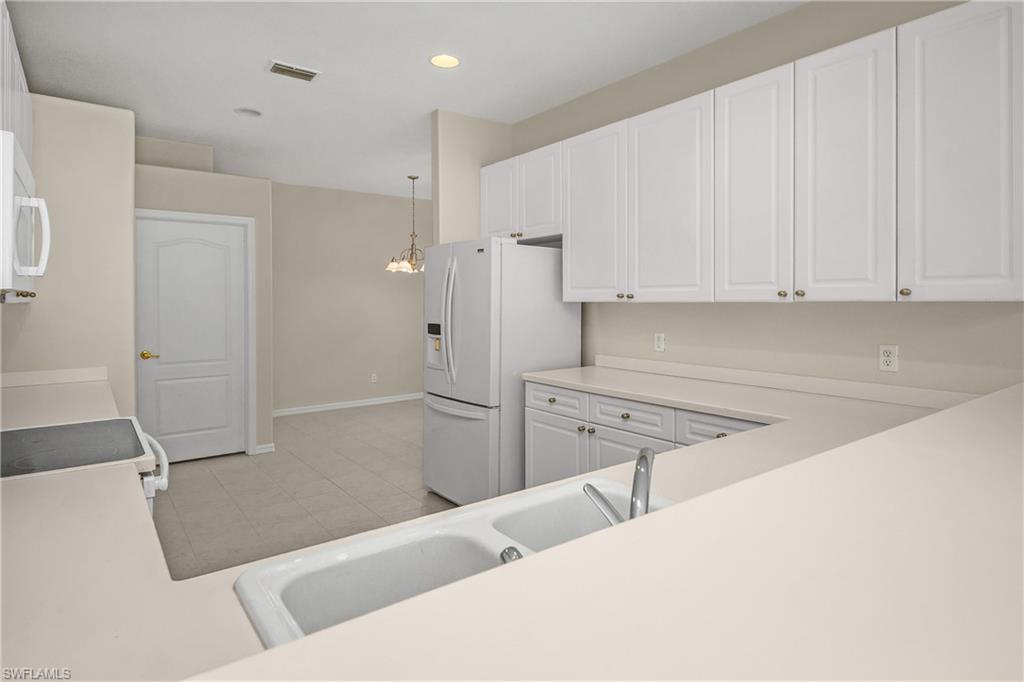 COLONIAL LINKS - Residential