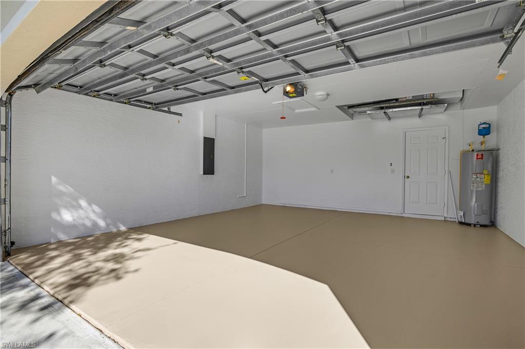 COLONIAL LINKS - Residential