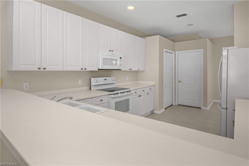 COLONIAL LINKS - Residential