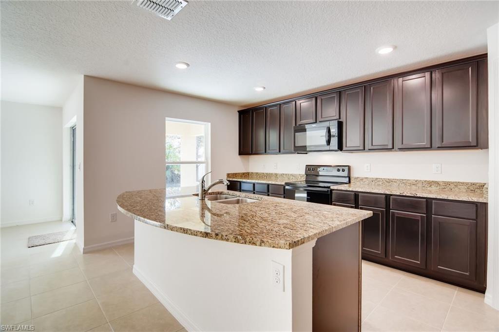 MIRROR LAKES - Residential