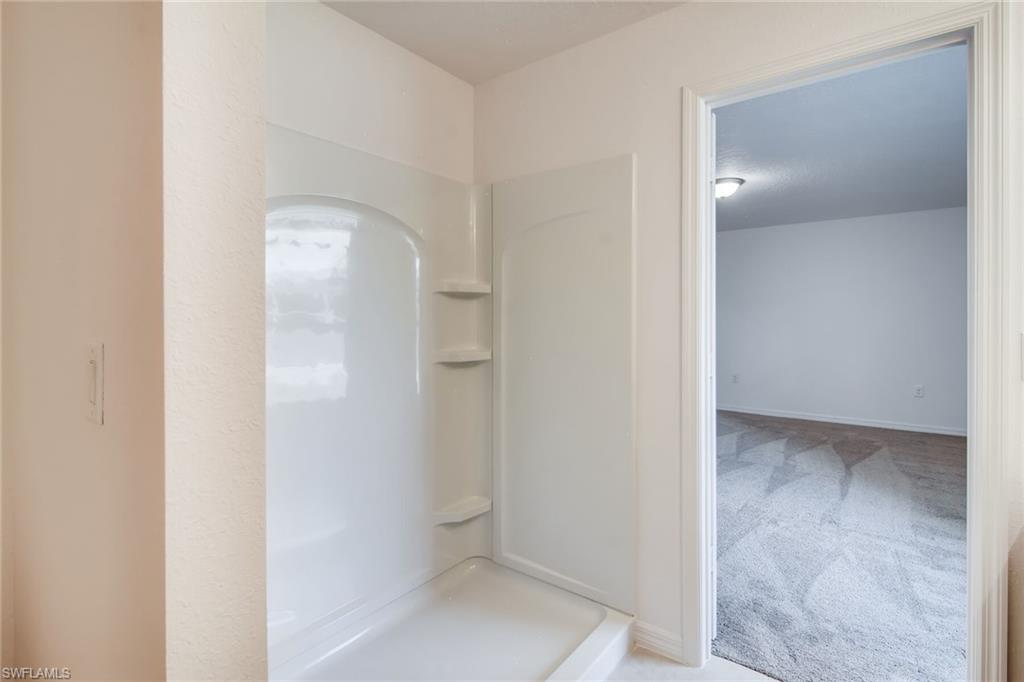 MIRROR LAKES - Residential