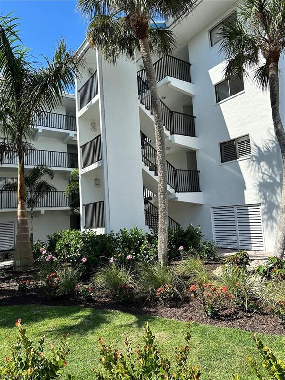 TENNIS VILLAS - Residential