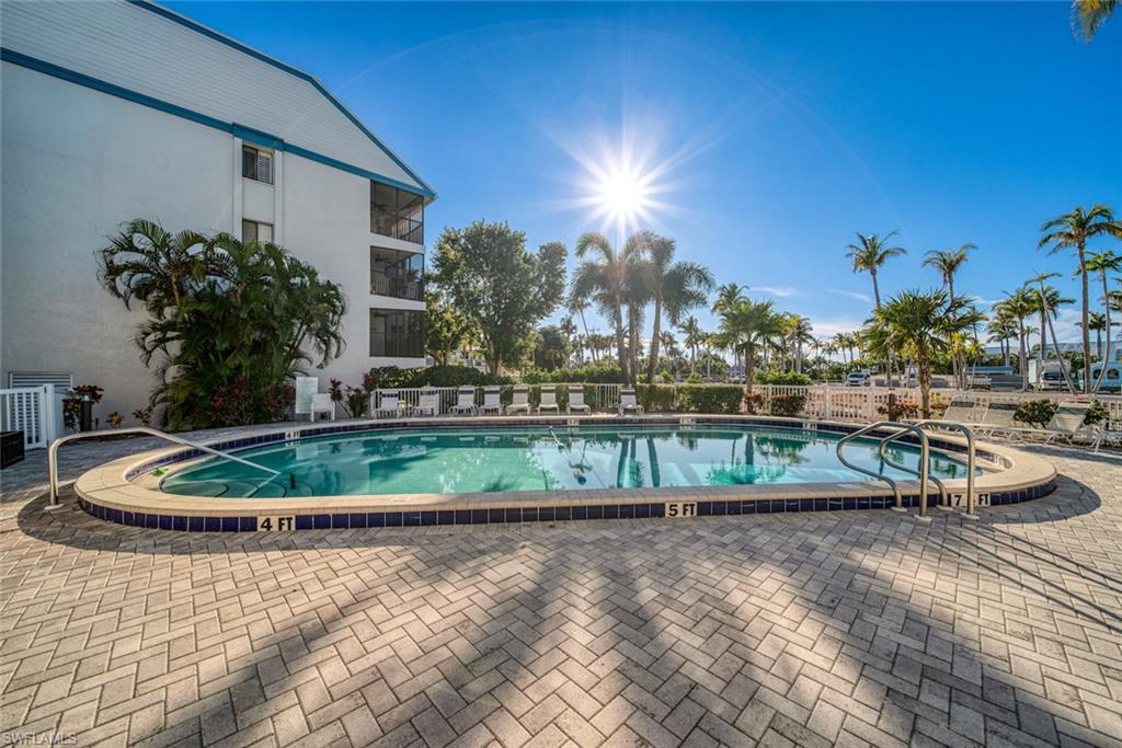 TENNIS VILLAS - Residential