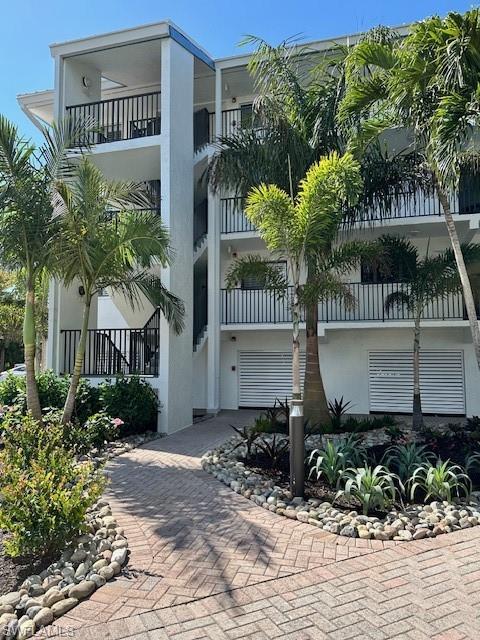 TENNIS VILLAS - Residential