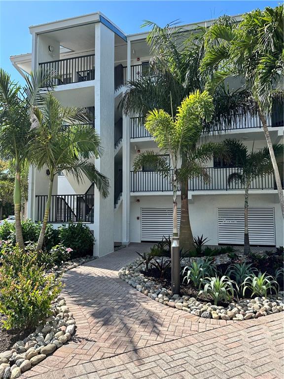 TENNIS VILLAS - Residential