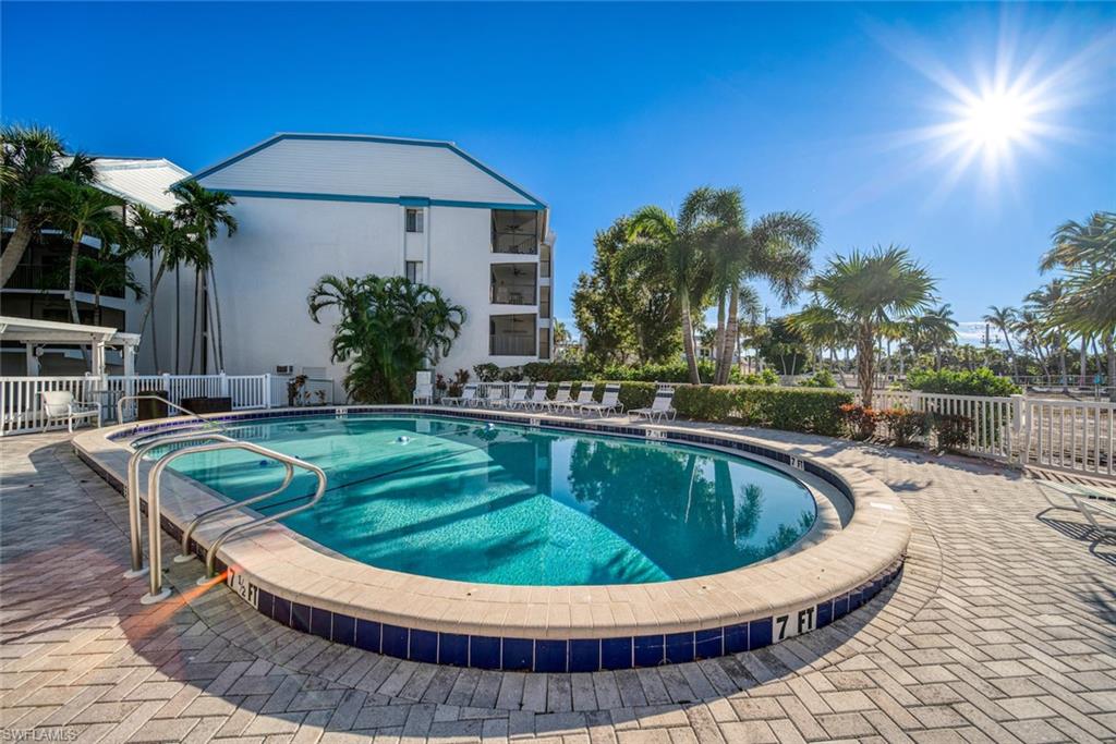 TENNIS VILLAS - Residential