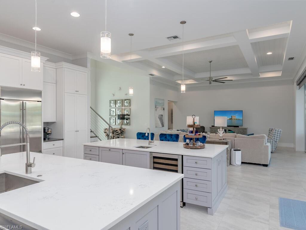 MARCO BEACH - Residential