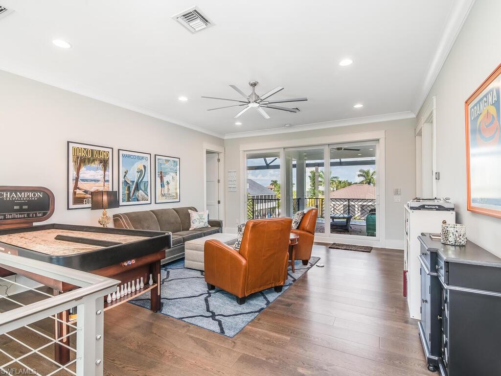 MARCO BEACH - Residential