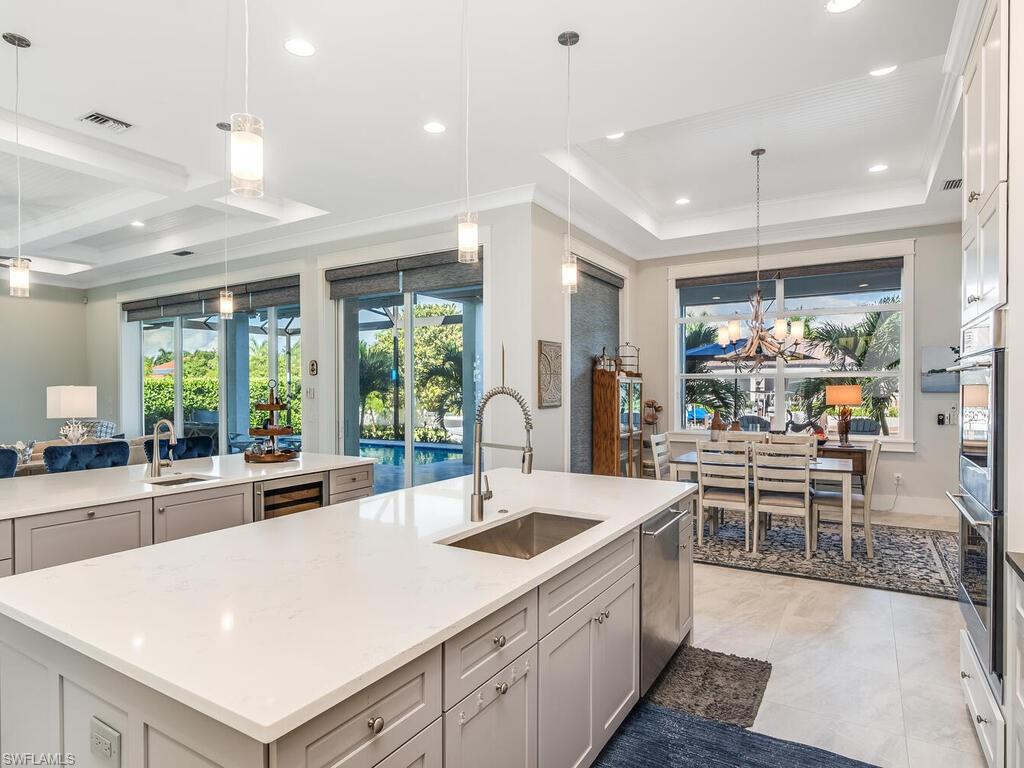 MARCO BEACH - Residential