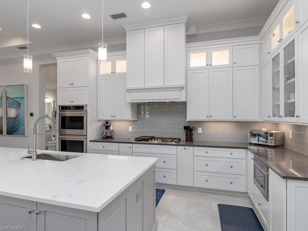 MARCO BEACH - Residential