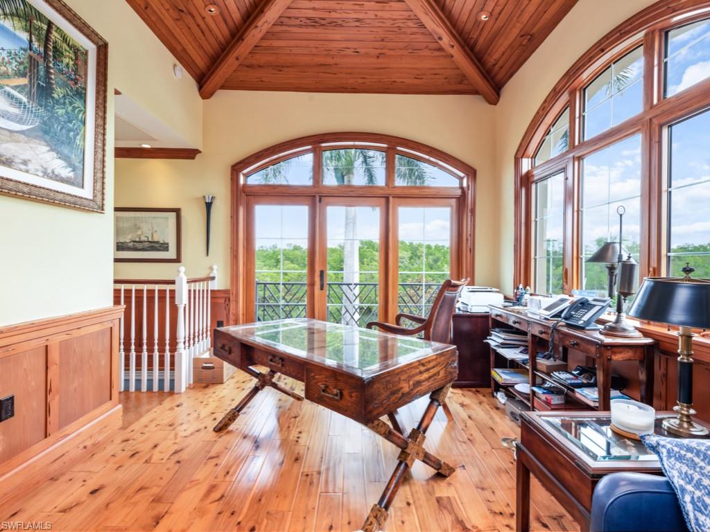 SOUTHPOINTE YACHT CLUB - Residential