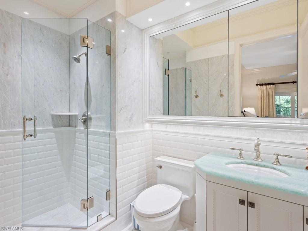 SOUTHPOINTE YACHT CLUB - Residential