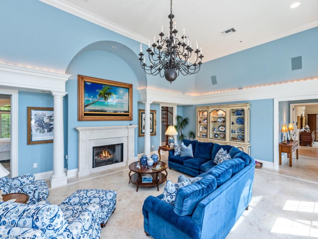 SOUTHPOINTE YACHT CLUB - Residential