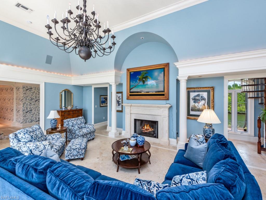 SOUTHPOINTE YACHT CLUB - Residential