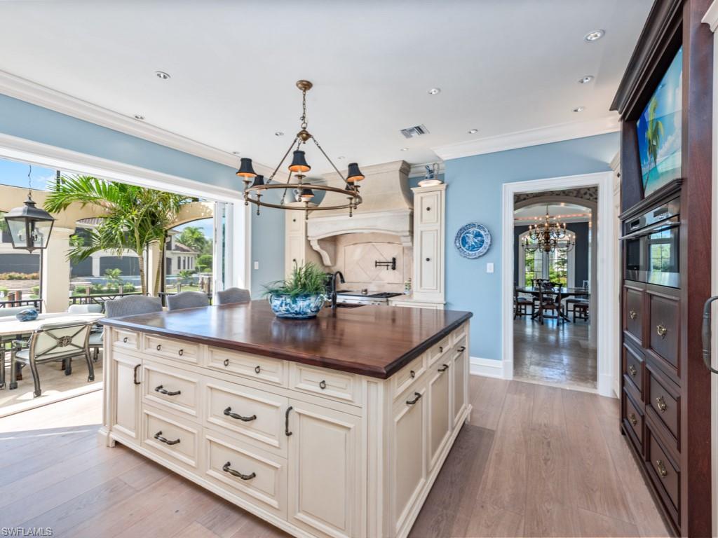 SOUTHPOINTE YACHT CLUB - Residential