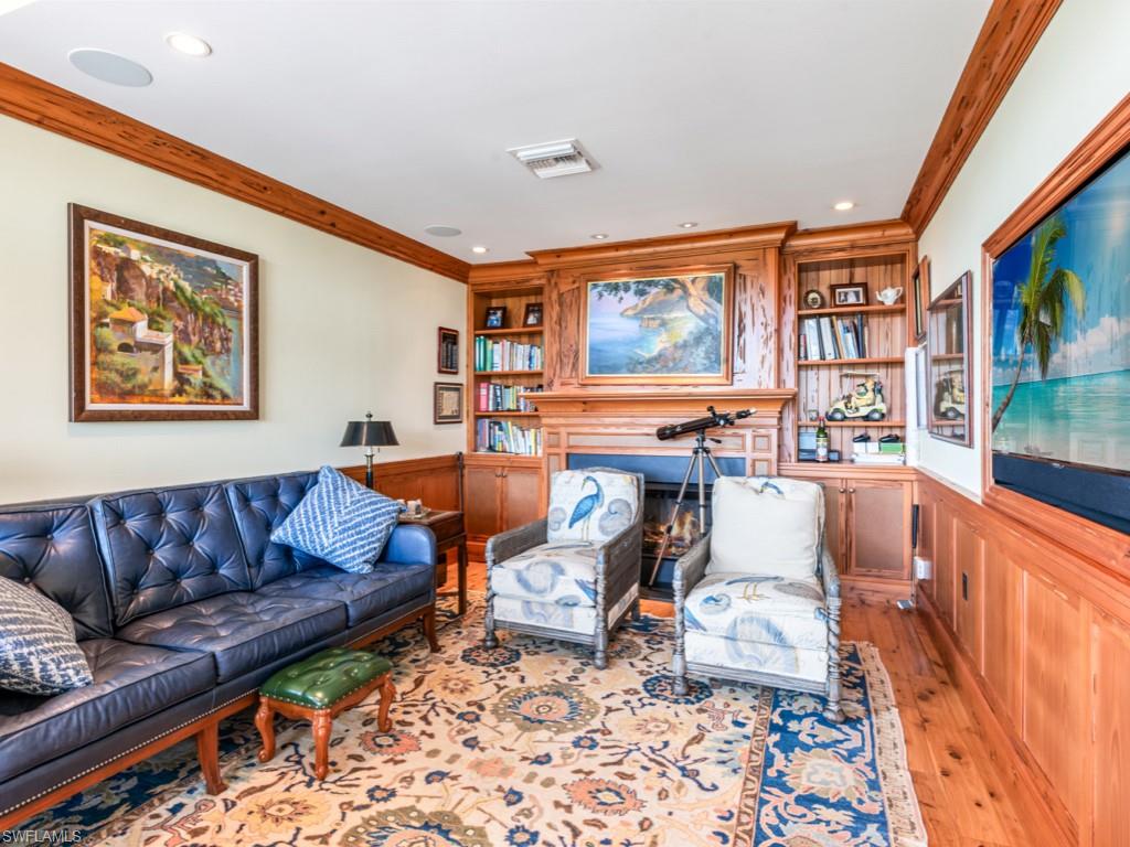 SOUTHPOINTE YACHT CLUB - Residential