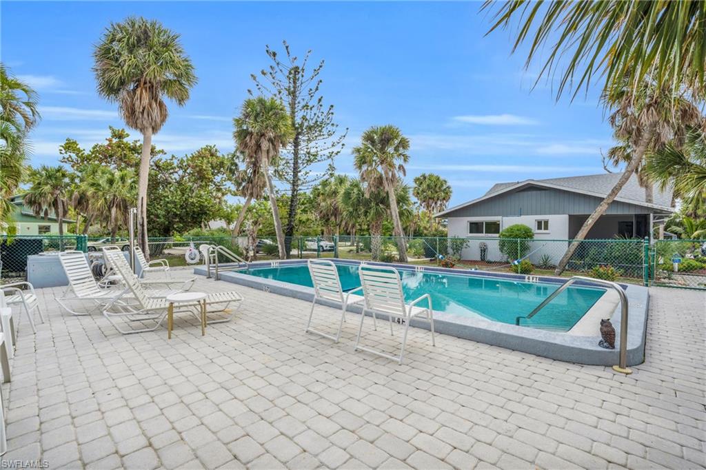 SANIBEL SHORES CONDO - Residential