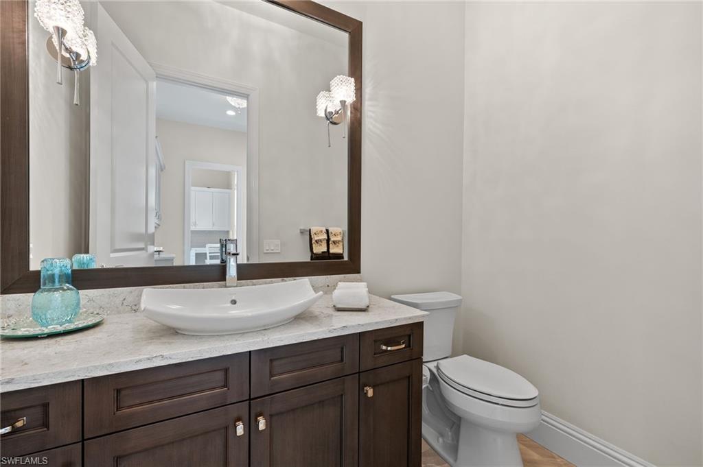 TWIN EAGLES - Residential