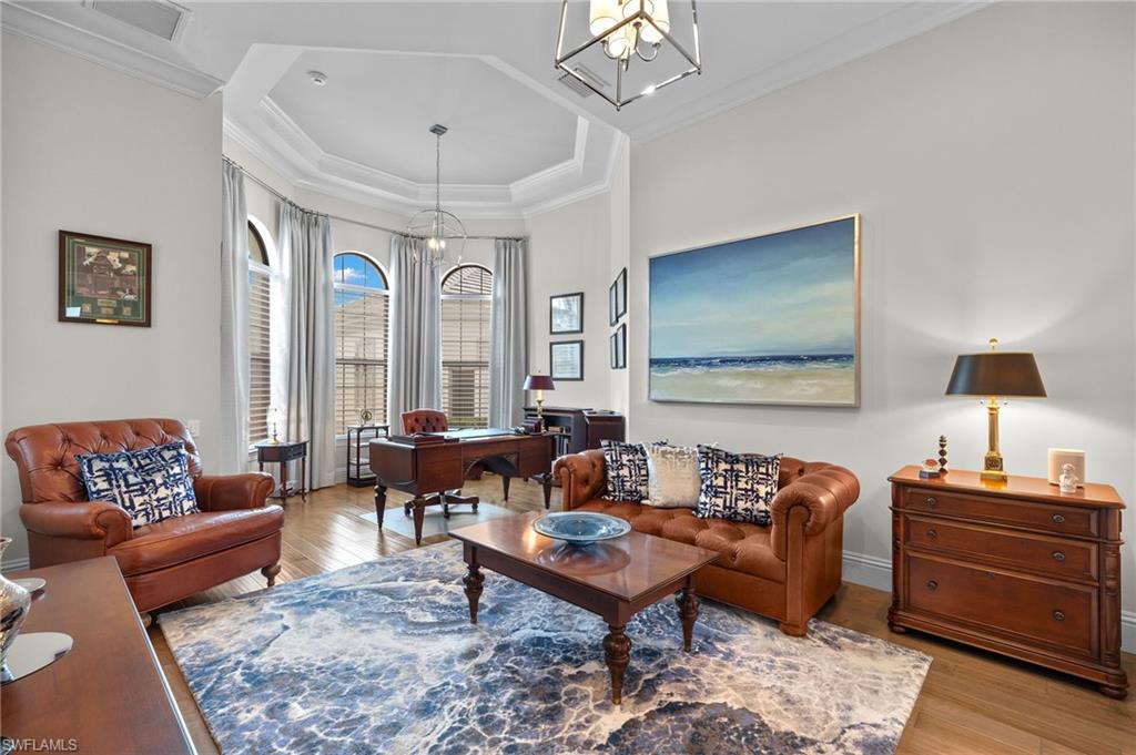 TWIN EAGLES - Residential