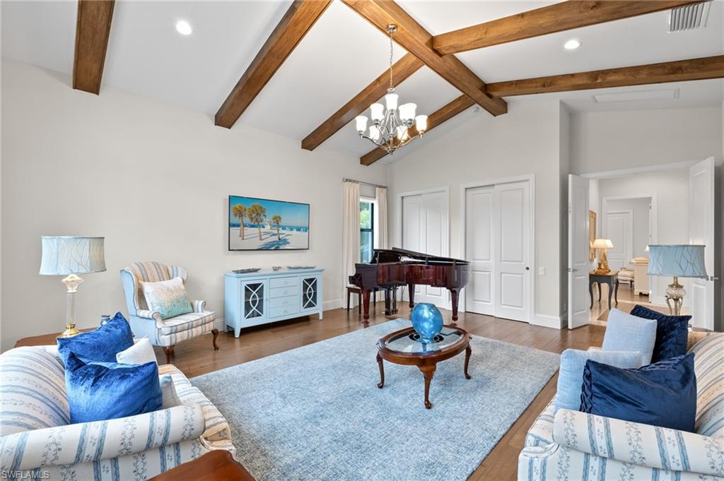 TWIN EAGLES - Residential