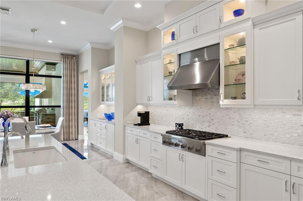 TWIN EAGLES - Residential