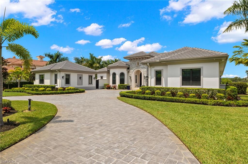 TWIN EAGLES - Residential