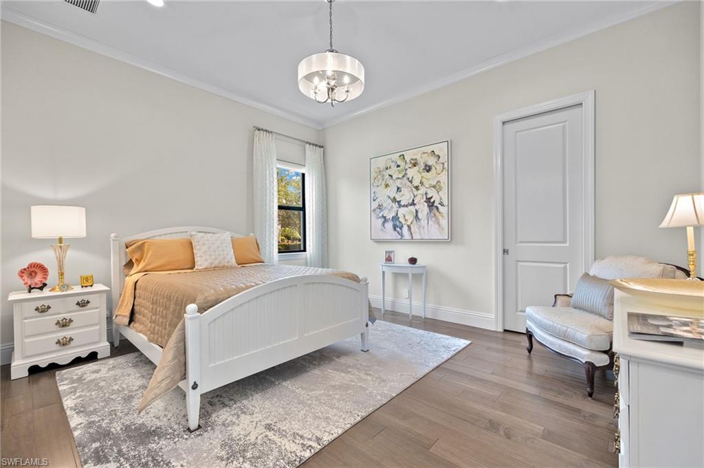 TWIN EAGLES - Residential