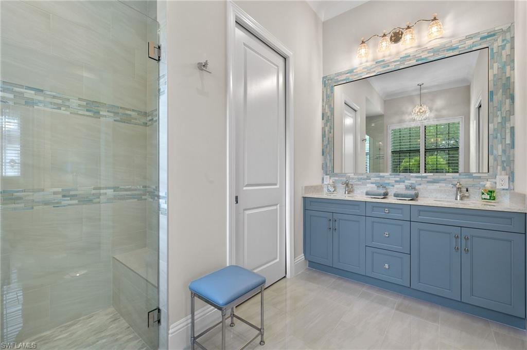 TWIN EAGLES - Residential