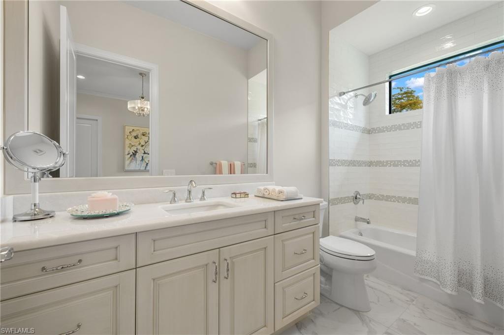 TWIN EAGLES - Residential