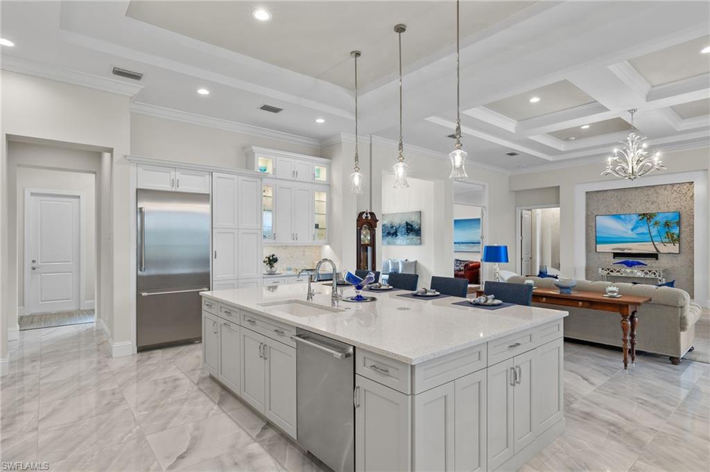 TWIN EAGLES - Residential