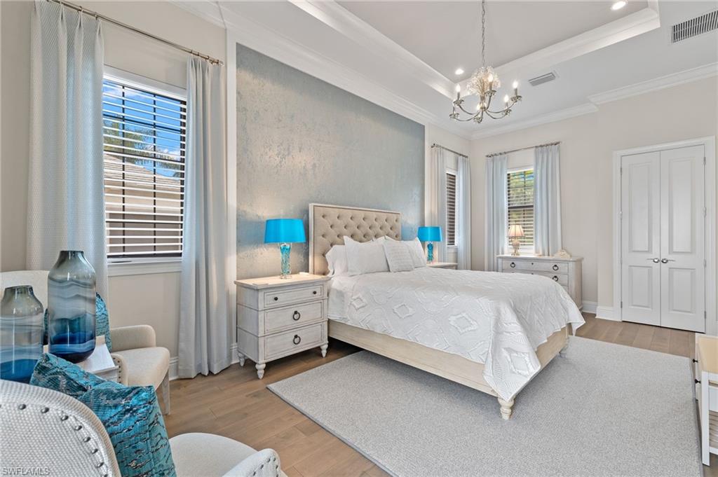 TWIN EAGLES - Residential