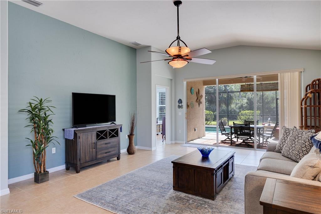 HAMPTON LAKES - Residential