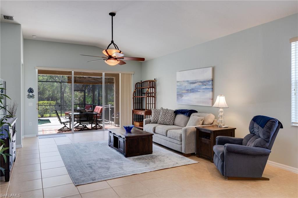 HAMPTON LAKES - Residential