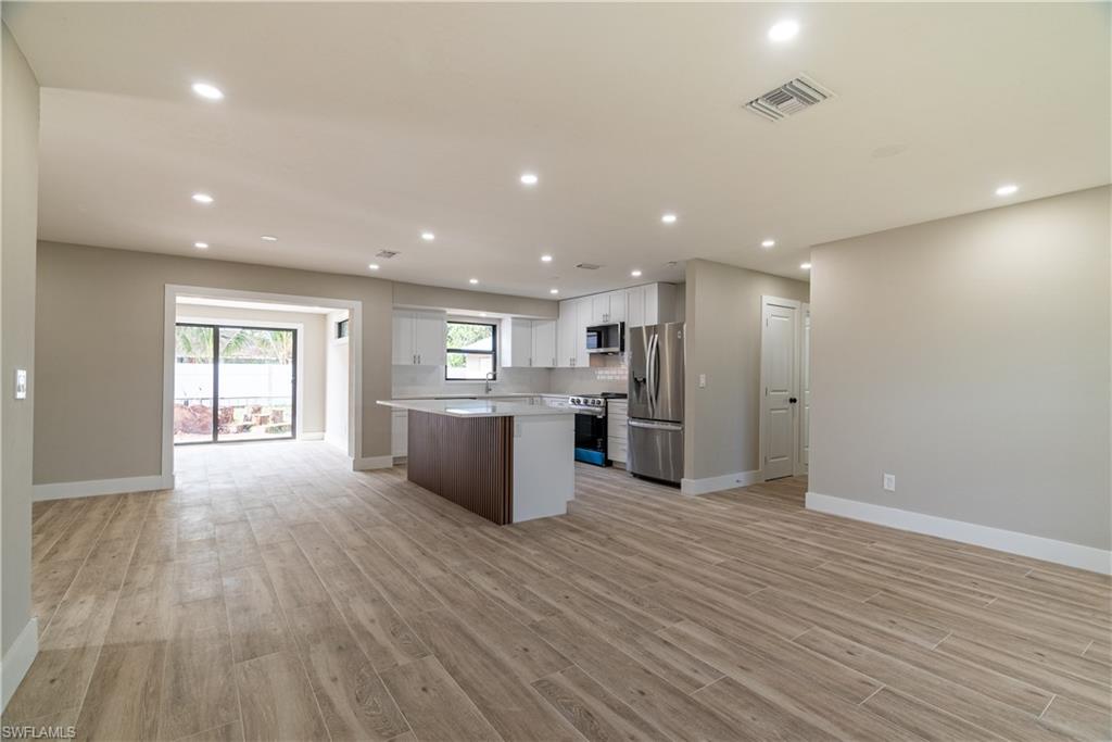 GOLDEN GATE CITY - Residential