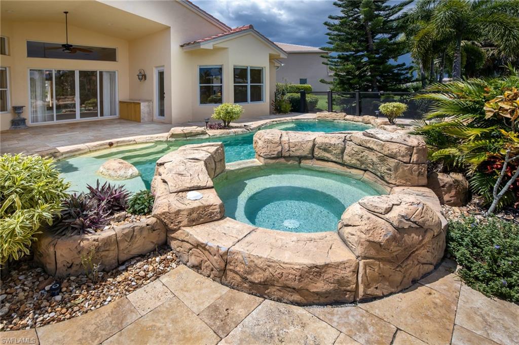 SATURNIA LAKES - Residential