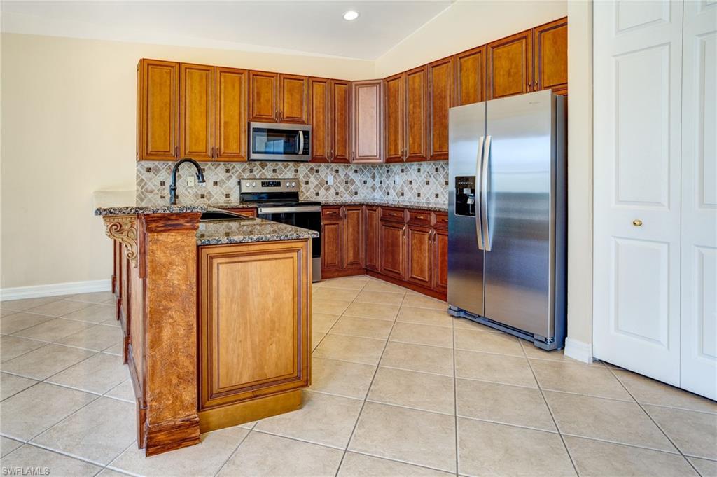 SATURNIA LAKES - Residential