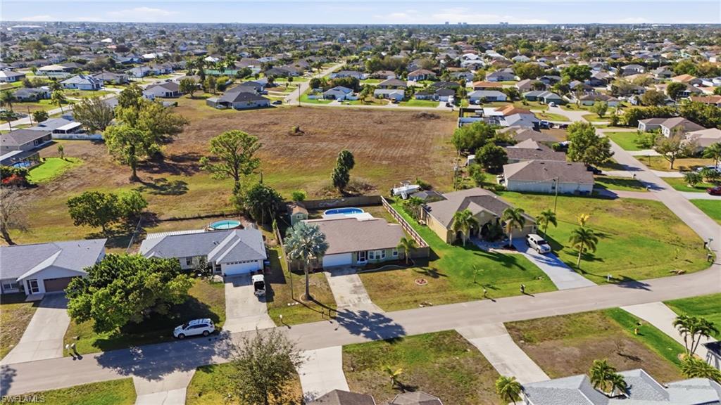 CAPE CORAL - Residential