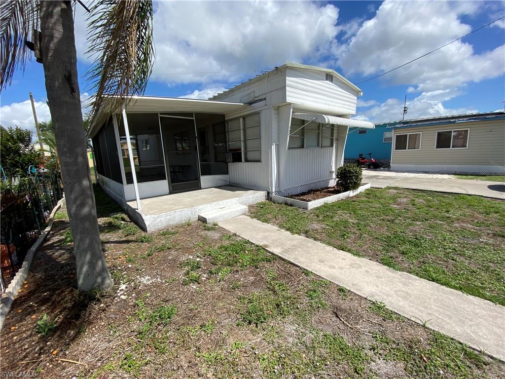 MOBILE MANOR - Residential Lease