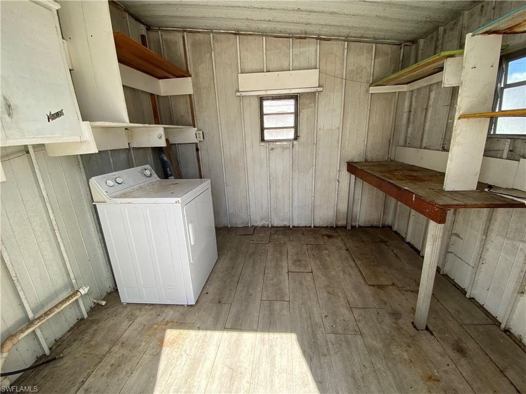 MOBILE MANOR - Residential Lease