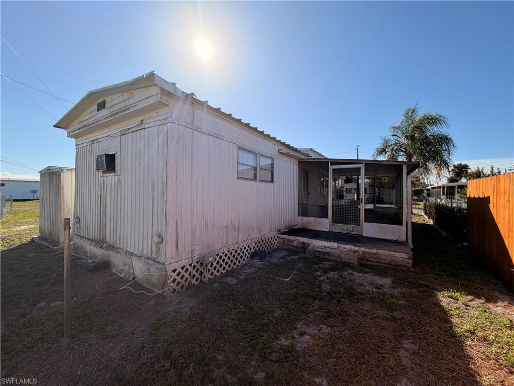 MOBILE MANOR - Residential Lease