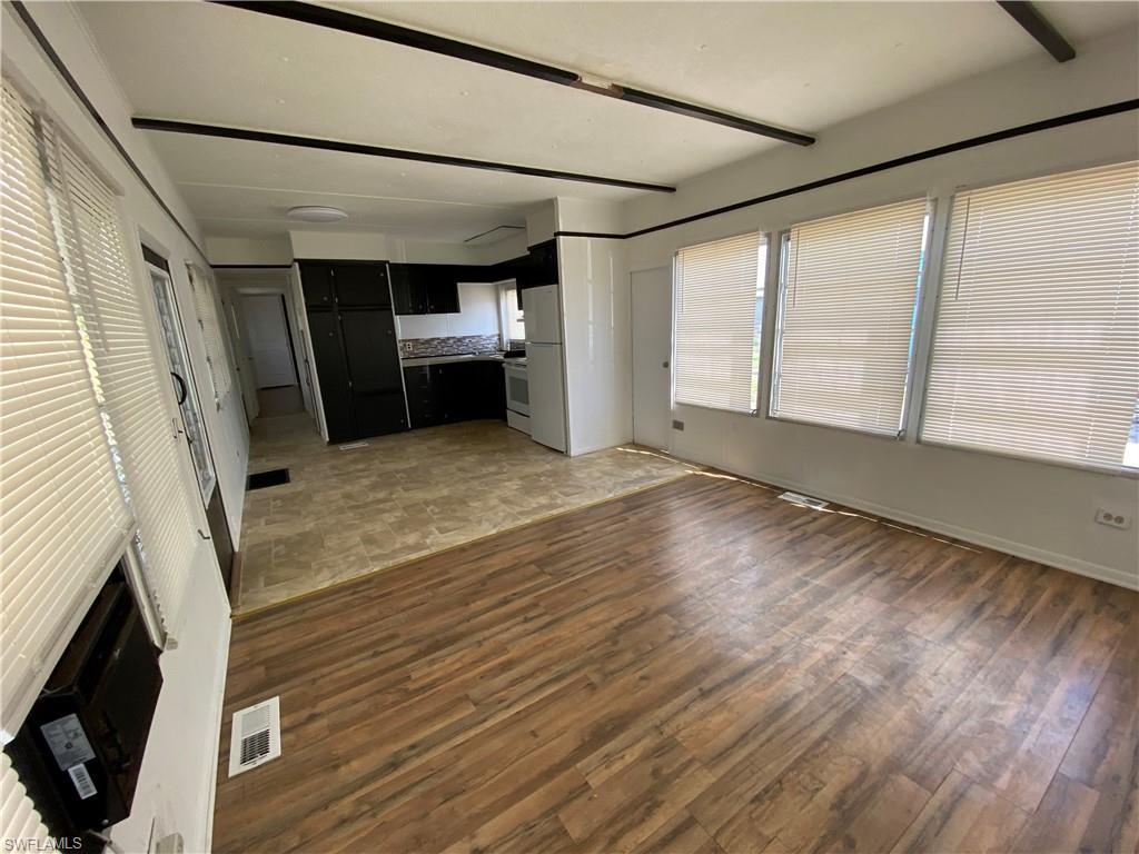 MOBILE MANOR - Residential Lease