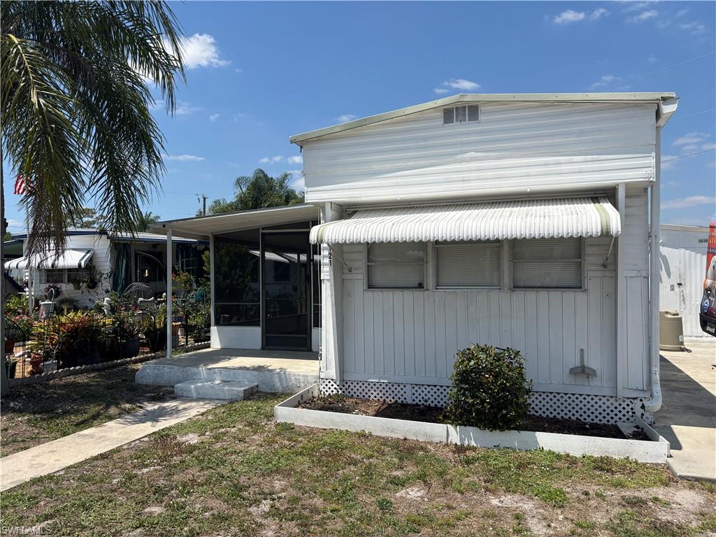 MOBILE MANOR - Residential Lease