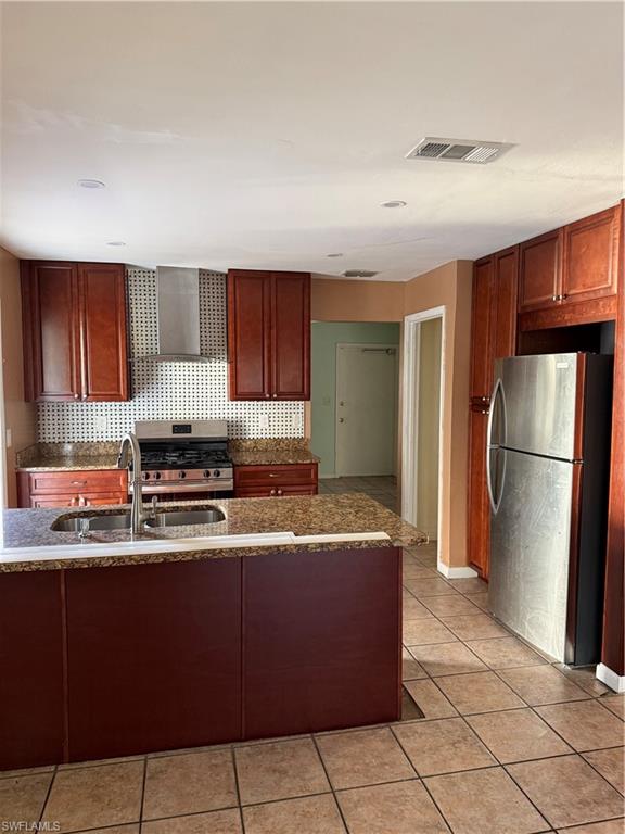 PARKWOOD VILLAS - Residential Lease