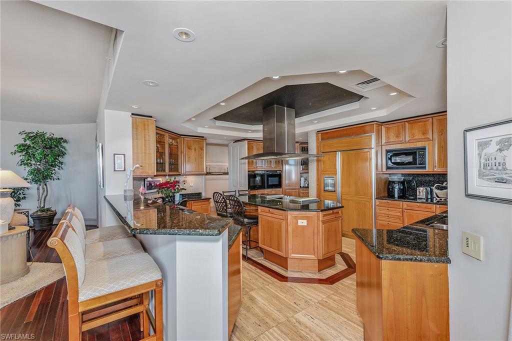 WINDSOR AT BAY COLONY - Residential