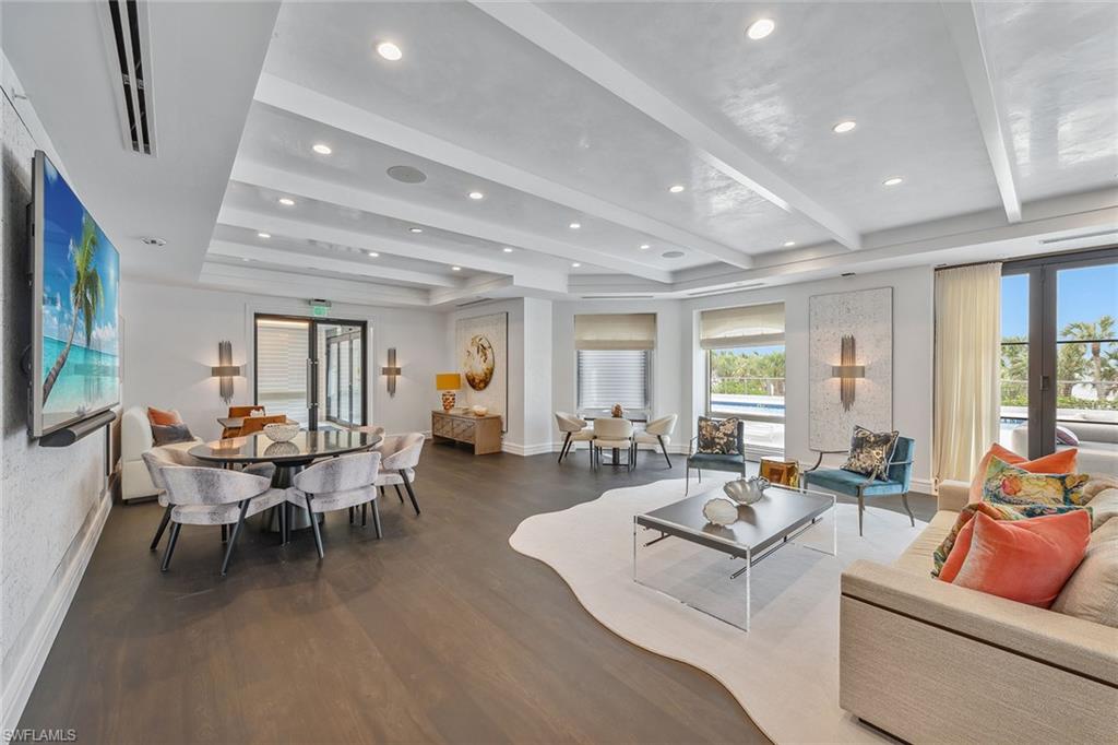 WINDSOR AT BAY COLONY - Residential